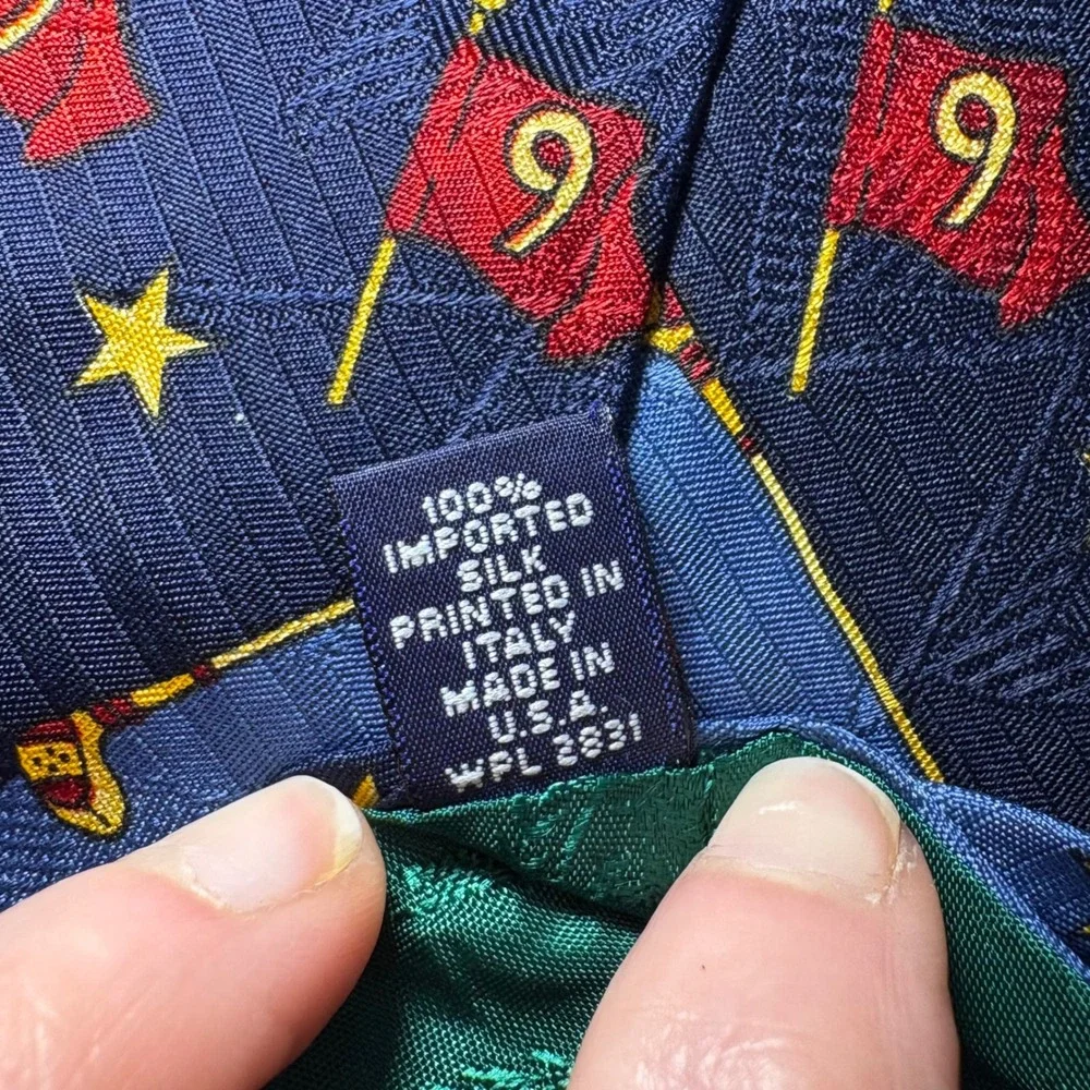 VTG Tommy Hilfiger Mens Golf Silk Tie Blue Red Flag Stars Novelty Made in‎ USA